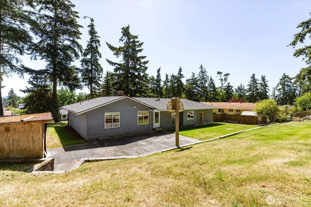 2473 Olympic Drive Oak Harbor WA 98277
