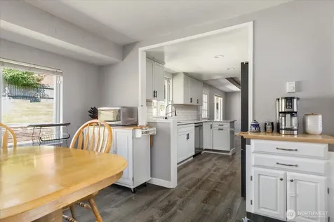 2473 Olympic Drive Oak Harbor WA 98277