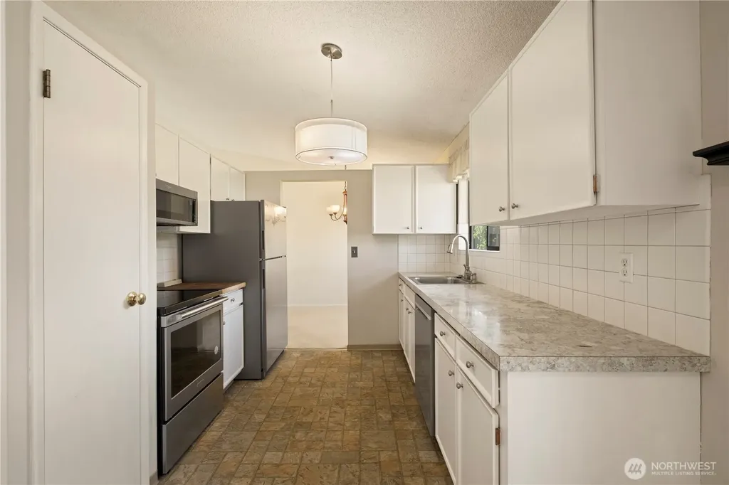1932 SE 17th Court Renton WA 98055