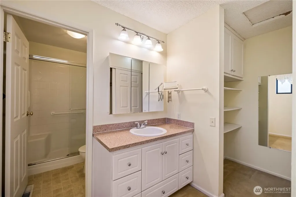 1932 SE 17th Court Renton WA 98055