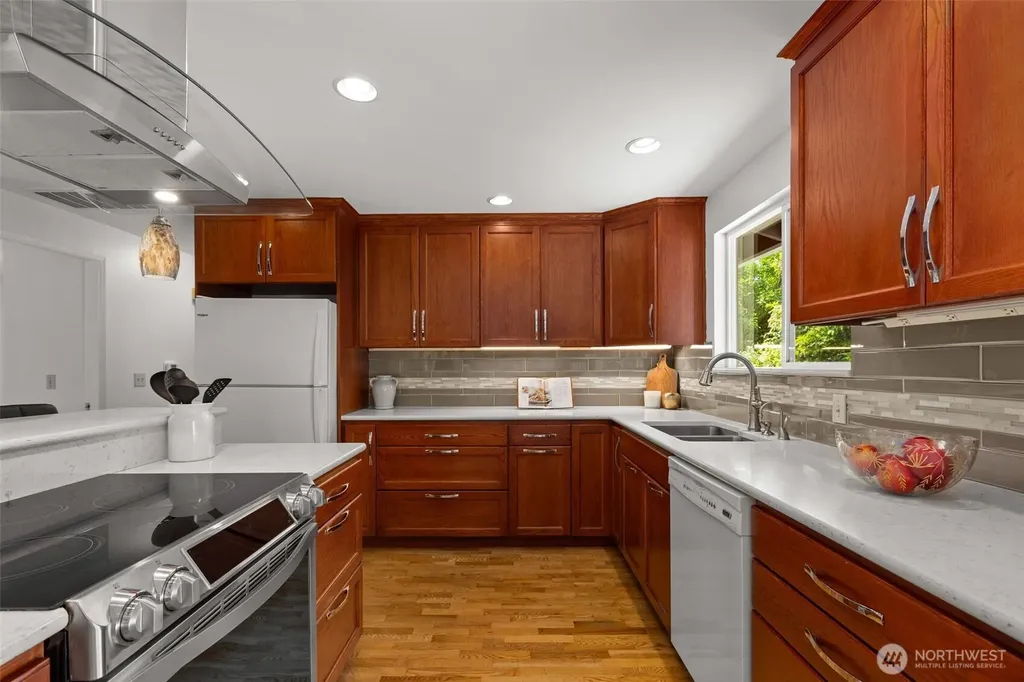 2507 Vashon Court NE Renton WA 98059