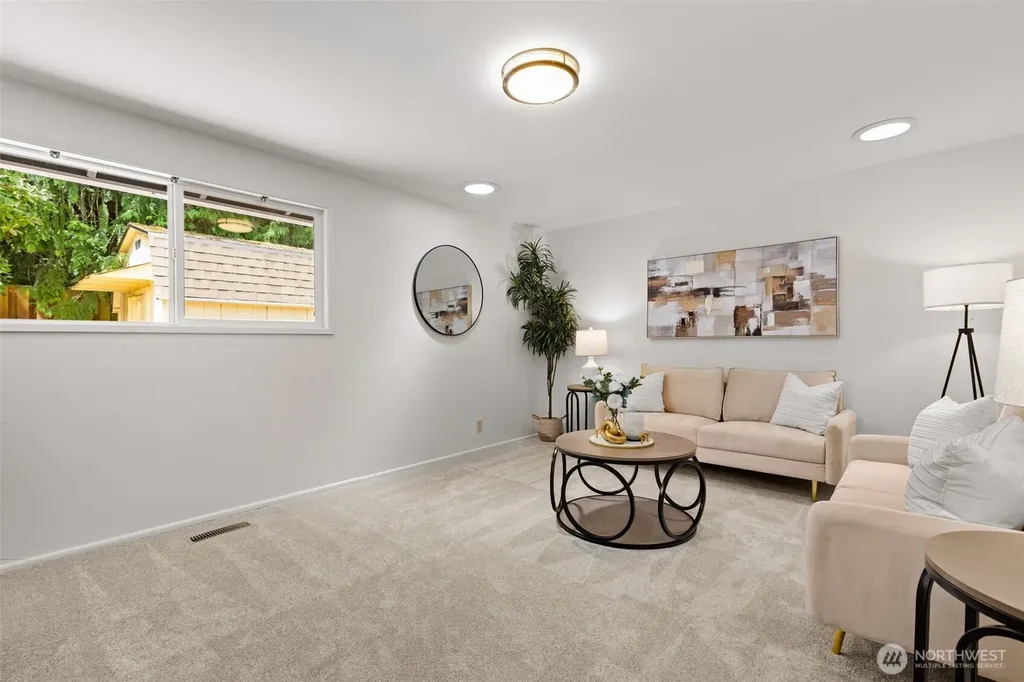 2507 Vashon Court NE Renton WA 98059