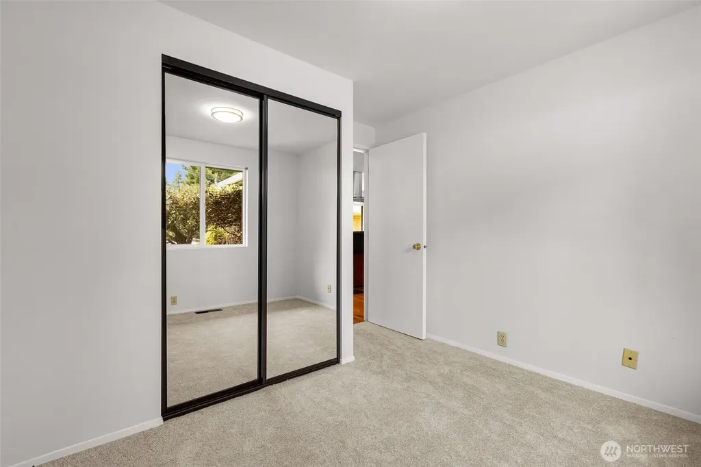 2507 Vashon Court NE Renton WA 98059