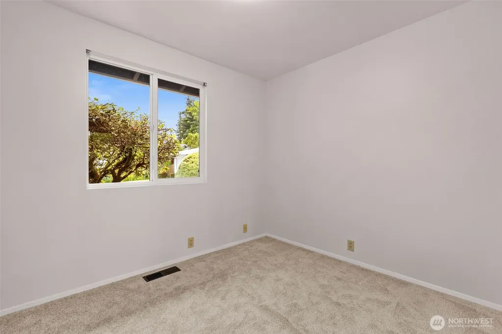 2507 Vashon Court NE Renton WA 98059