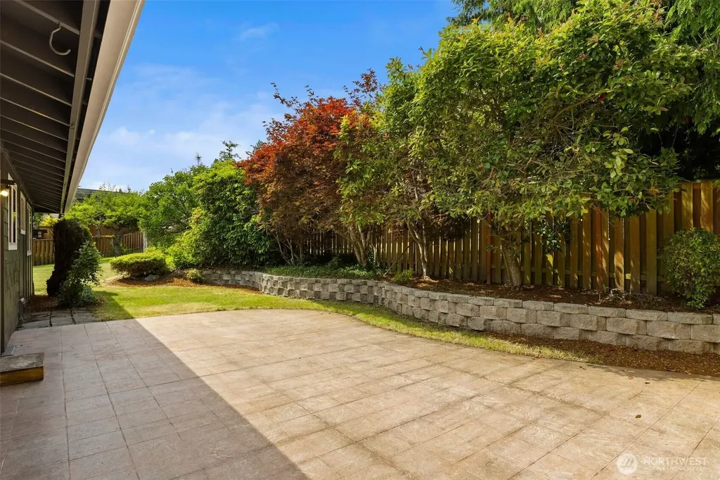 2507 Vashon Court NE Renton WA 98059
