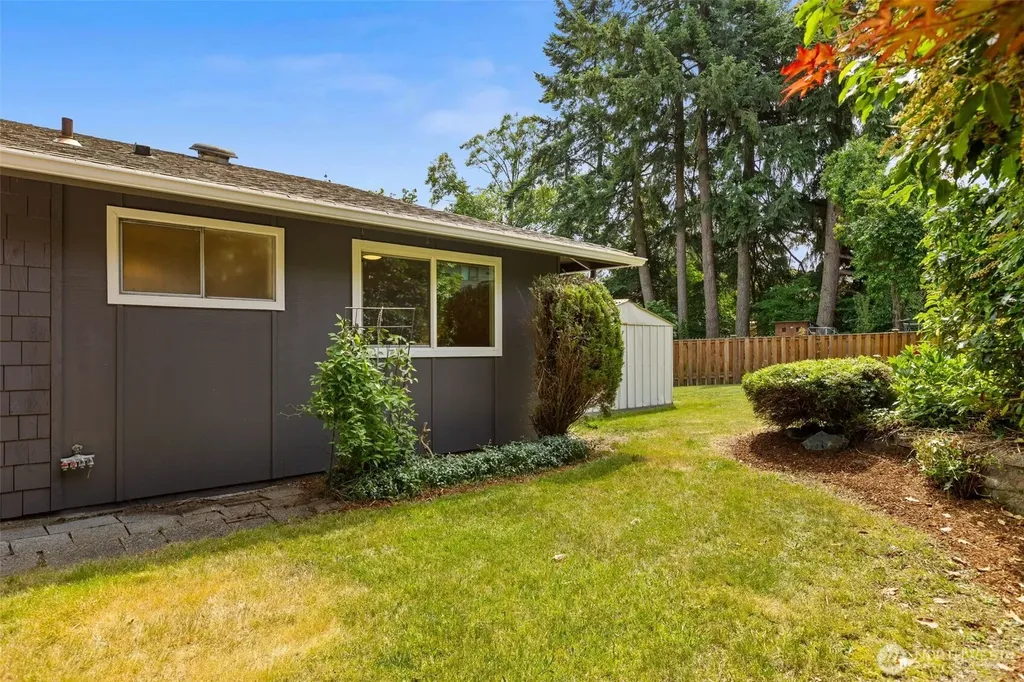 2507 Vashon Court NE Renton WA 98059