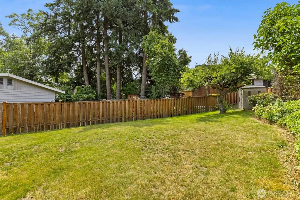 2507 Vashon Court NE Renton WA 98059