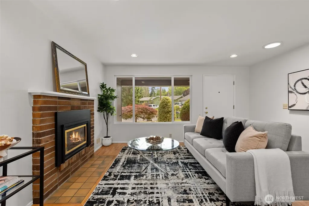 2507 Vashon Court NE Renton WA 98059