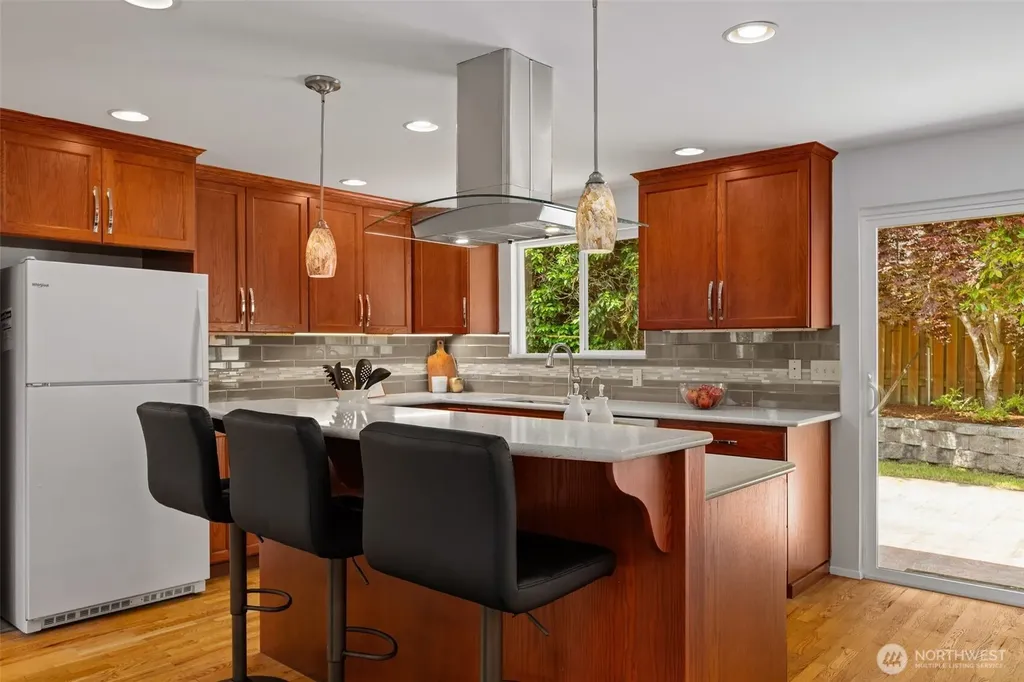 2507 Vashon Court NE Renton WA 98059