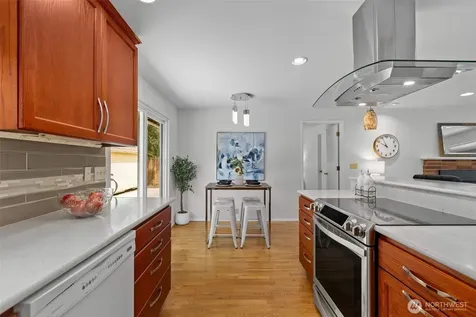 2507 Vashon Court NE Renton WA 98059