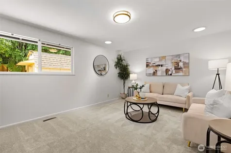 2507 Vashon Court NE Renton WA 98059