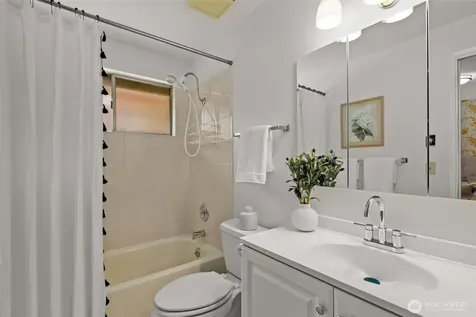 2507 Vashon Court NE Renton WA 98059