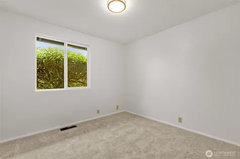 2507 Vashon Court NE Renton WA 98059