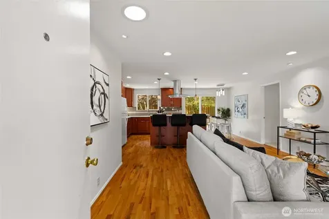 2507 Vashon Court NE Renton WA 98059