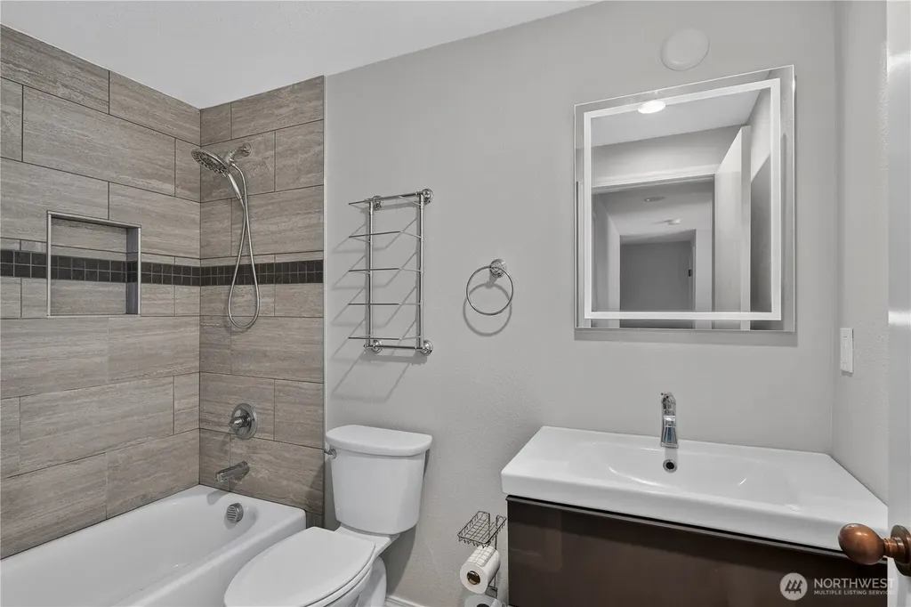 1524 Country Club Drive Camano Island WA 98282