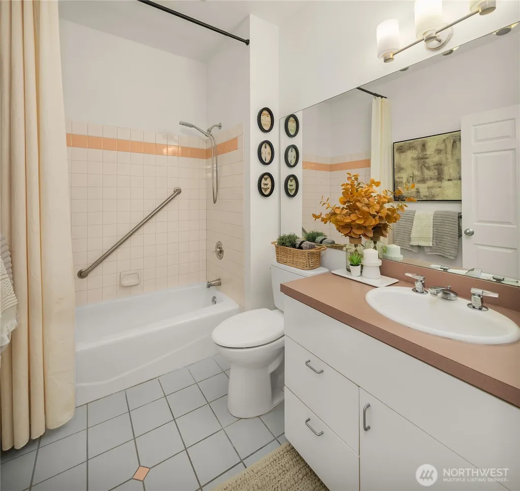 524 12th Avenue E Seattle WA 98102