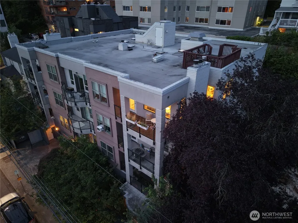 524 12th Avenue E Seattle WA 98102
