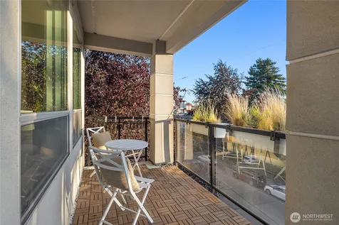524 12th Avenue E Seattle WA 98102