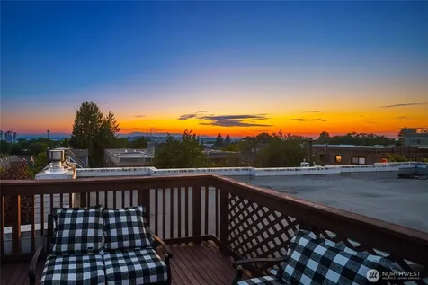 524 12th Avenue E Seattle WA 98102