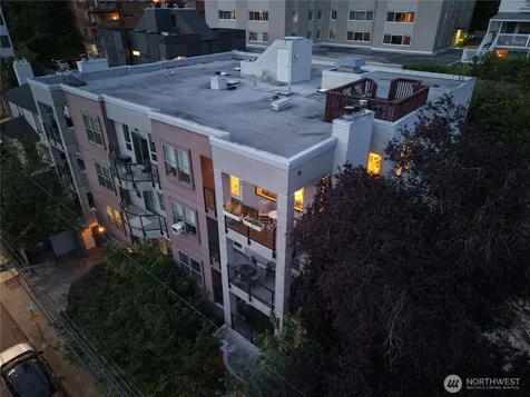 524 12th Avenue E Seattle WA 98102