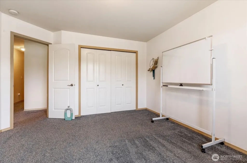 160 NE Melrose Drive Oak Harbor WA 98277