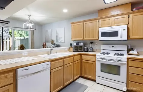 160 NE Melrose Drive Oak Harbor WA 98277
