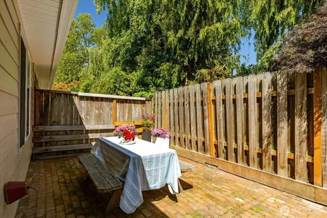 160 NE Melrose Drive Oak Harbor WA 98277