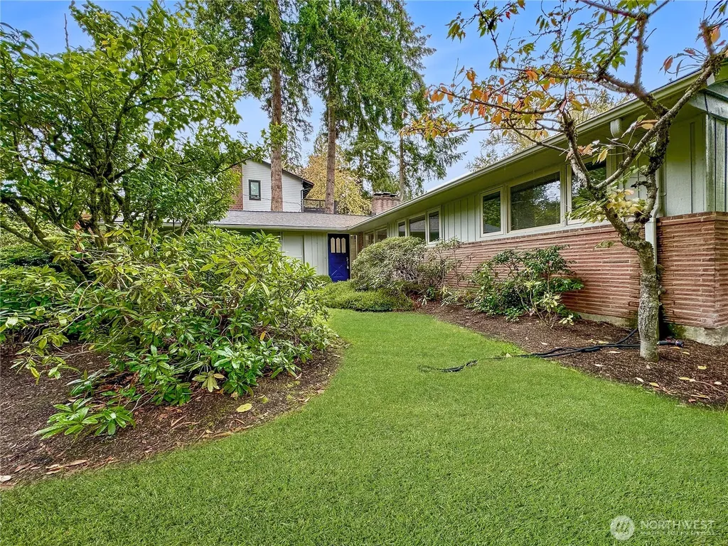 7920 NE 26th Street Medina WA 98039