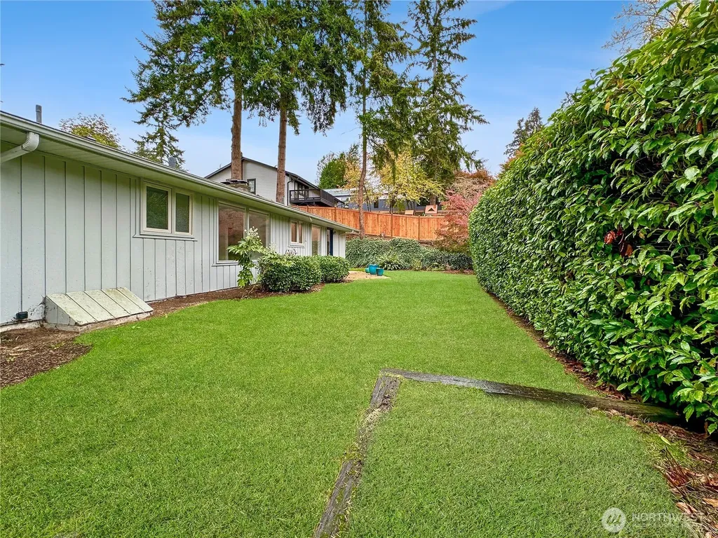 7920 NE 26th Street Medina WA 98039