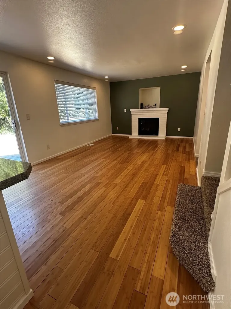 8609 146th St Ct E Puyallup WA 98375