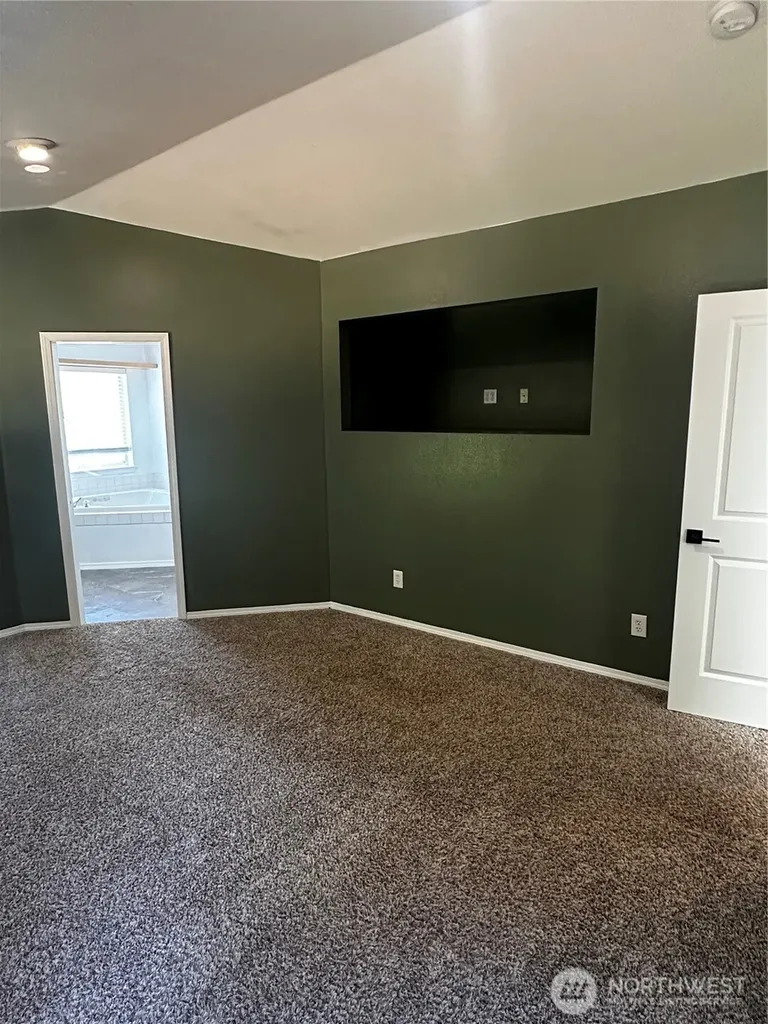 8609 146th St Ct E Puyallup WA 98375