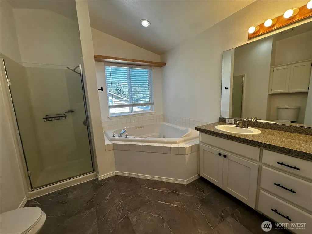 8609 146th St Ct E Puyallup WA 98375