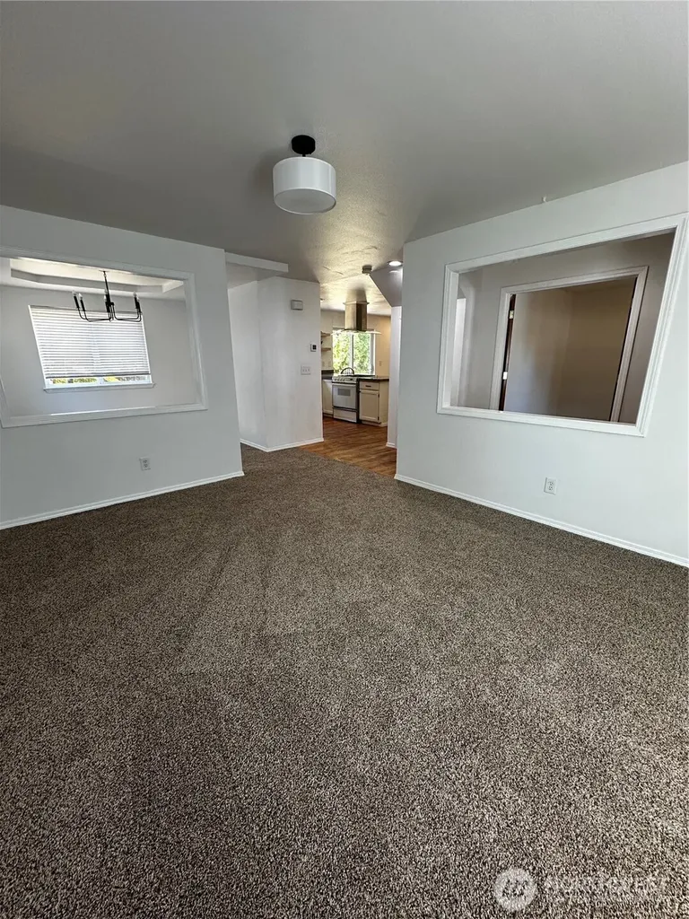 8609 146th St Ct E Puyallup WA 98375