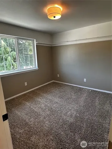 8609 146th St Ct E Puyallup WA 98375