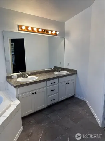 8609 146th St Ct E Puyallup WA 98375
