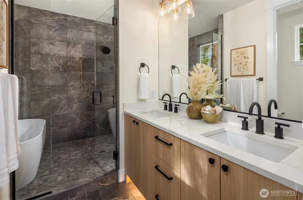11810 NE 103rd Place Kirkland WA 98033
