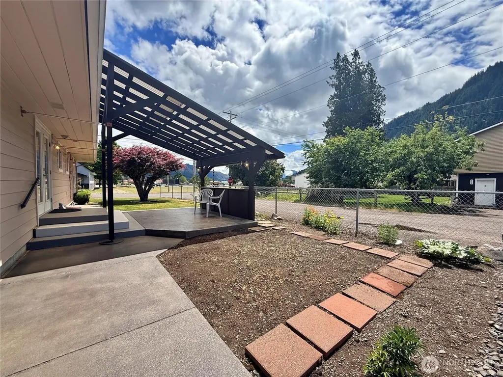 301 Temple Avenue Morton WA 98356