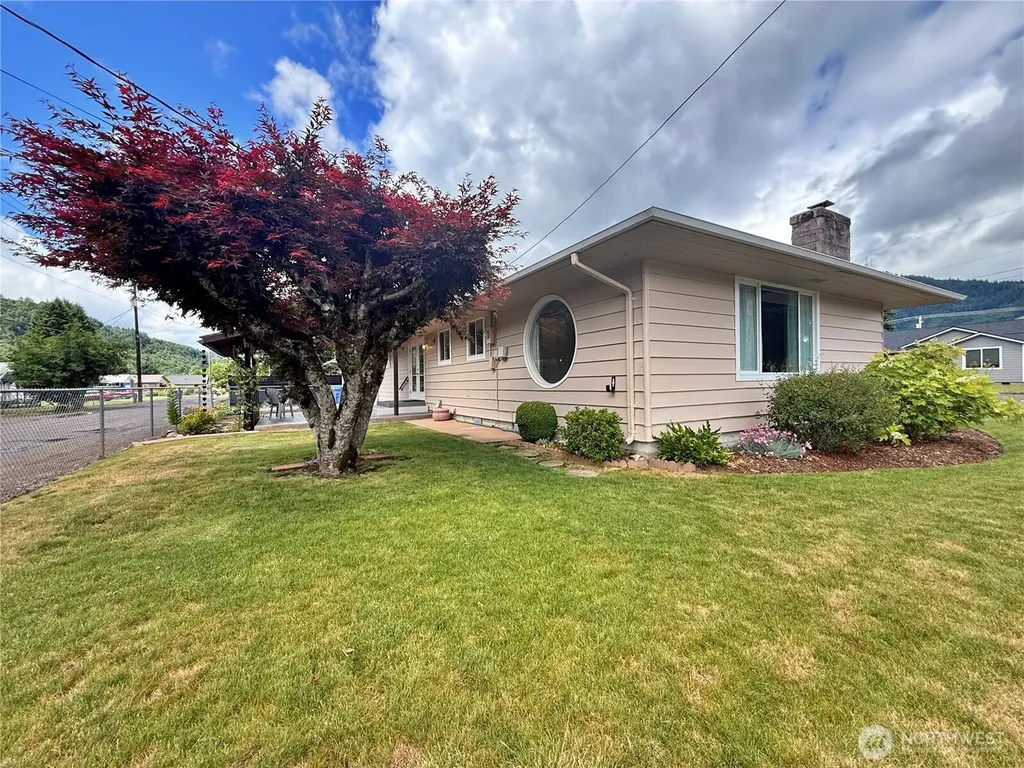 301 Temple Avenue Morton WA 98356