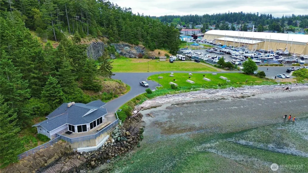 2304 Skyline Way Anacortes WA 98221