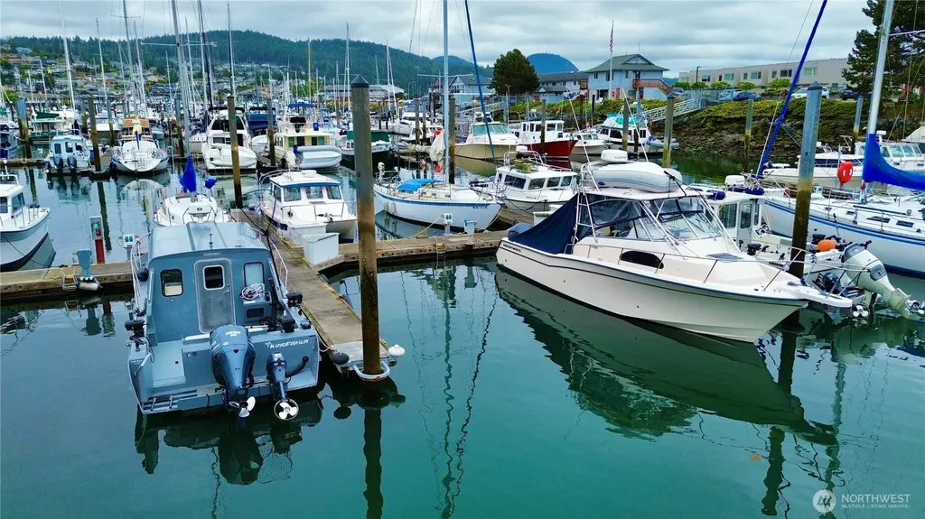 2304 Skyline Way Anacortes WA 98221