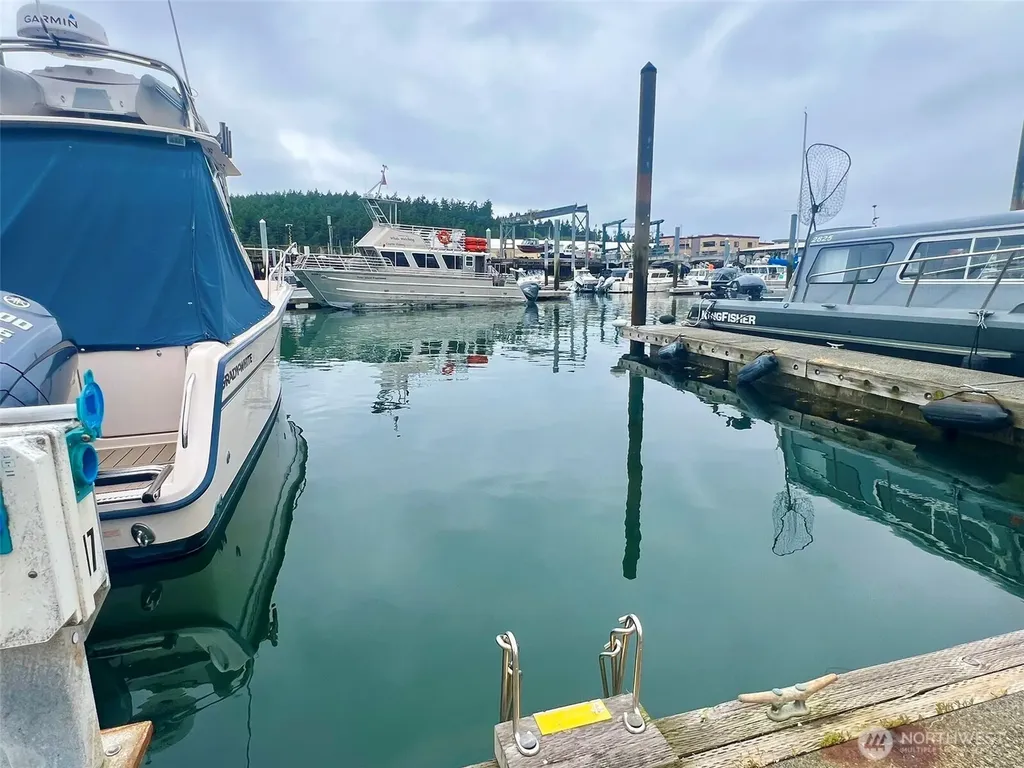 2304 Skyline Way Anacortes WA 98221