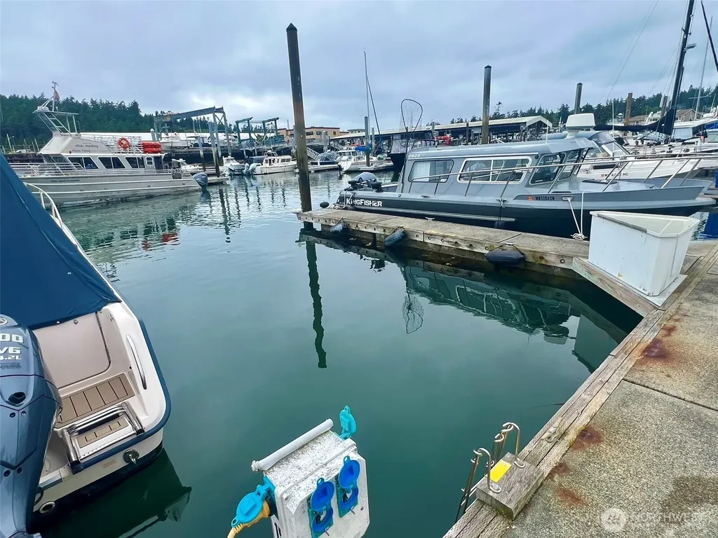 2304 Skyline Way Anacortes WA 98221
