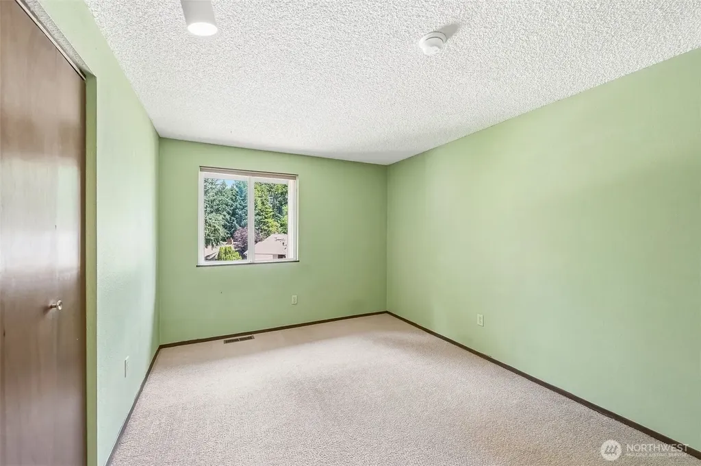 32105 2nd Avenue SW Federal Way WA 98023