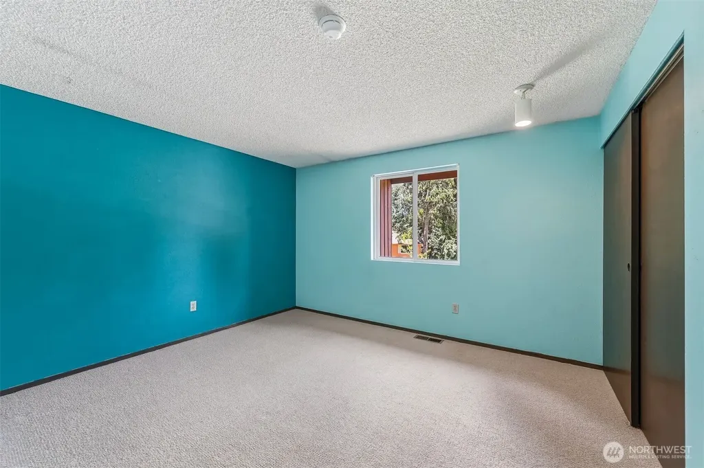 32105 2nd Avenue SW Federal Way WA 98023