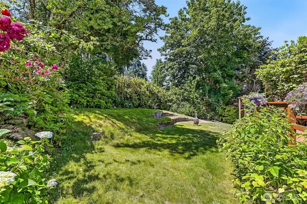 32105 2nd Avenue SW Federal Way WA 98023