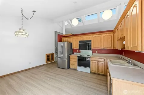 32105 2nd Avenue SW Federal Way WA 98023
