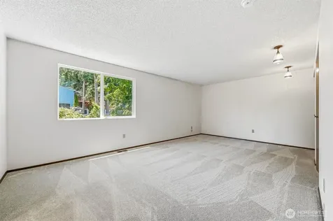 32105 2nd Avenue SW Federal Way WA 98023