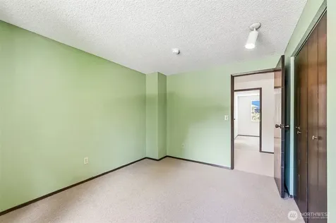 32105 2nd Avenue SW Federal Way WA 98023