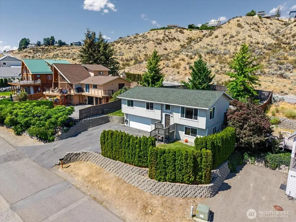 215 San Remo Lane Chelan WA 98816