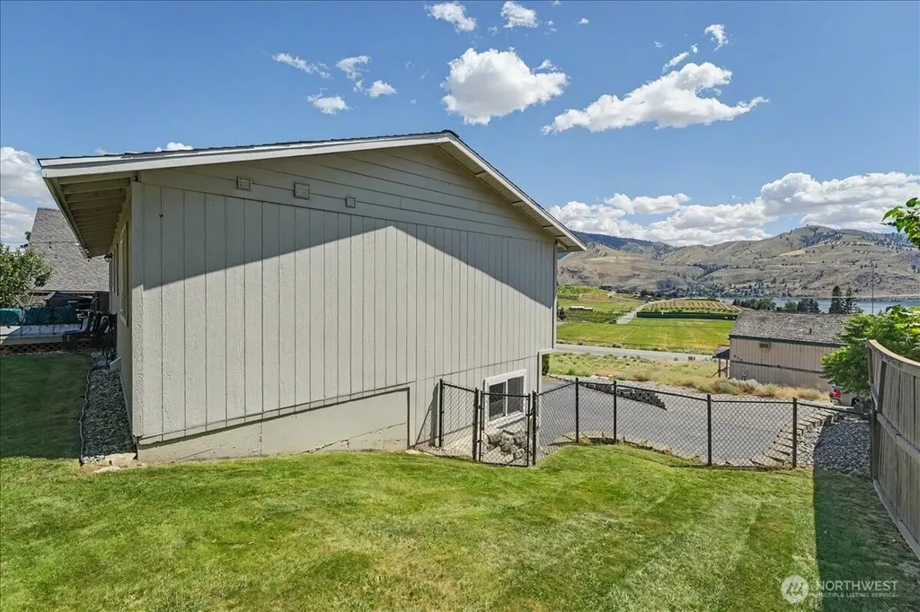 215 San Remo Lane Chelan WA 98816